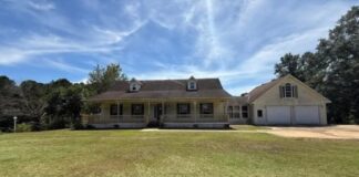 62.55-Acre Lodge-Style Estate in Freeport – Luxury Living Surrounded by Outdoor Adventure