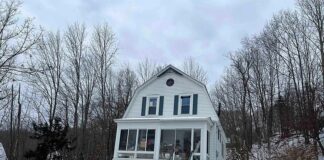 Charming Gambrel-Style Home – Breathtaking Views with Strong Investment Potential
