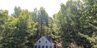 Cozy Maine cabin on 20 secluded acres in Summit Township.