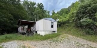 3-bed mobile home on 38 acres – Branchland, WV