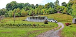 3-bedroom home on 21.65 acres in Duffield, VA.