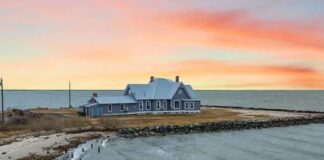 Charming Historic 5-Bedroom Waterfront Home on 82+ Acres in Crisfield, MD – A Coastal Retreat with Income Potential