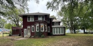 A Majestic Classic on a Corner Lot: Discover 2601 Boston St, Muskogee, OK