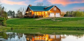 Log Home with 23 Acres in Lebanon, Tennessee