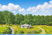 Cozy 3-bedroom farmhouse on 1 acre in Valdese, NC