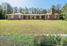 Maximizing Investment Value: 5-Bedroom Brick Ranch on 3 Private Acres in Saulsbury
