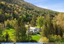 Timeless Country Farmhouse Retreat on 4.4 Acres with Mountain Views