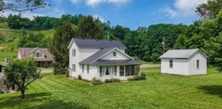 Country Farmhouse Escape on 14 Acres with Hunting Opportunities