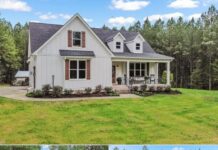 Home with 5.99 Acres in Charleston, Tennessee