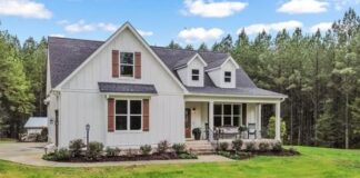 Home with 5.99 Acres in Charleston, Tennessee