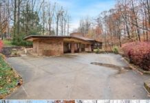 3 beds 3 baths 2,000 sqft