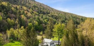 Private 4.4-Acre Farmhouse Escape with Stunning Mountain Views
