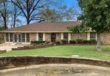Ranch Home with 0.27 Acres in Jackson, Mississippi