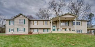 Single Family Home with 117 Acres in Greeneville, Tennessee