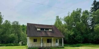 4 beds 2 baths 1,464 sqft