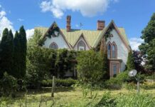 Single Family Home with 4.04 Acres in Mayslick, Kentucky