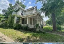 3 beds 2 baths 2,256 sqft