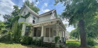 3 beds 2 baths 2,256 sqft