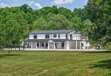 Spacious Home on 104 Acres in Pulaski, Tennessee
