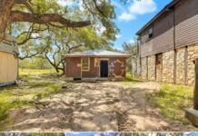 4 beds 3 baths 3,322 sqft
